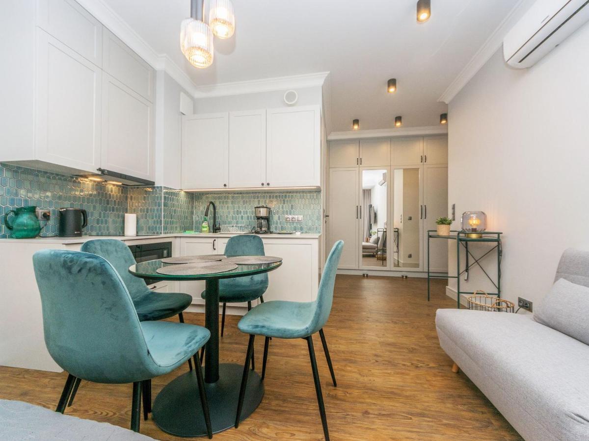 Flatbook - City Center Apartments Granaria With Parking 格但斯克 外观 照片
