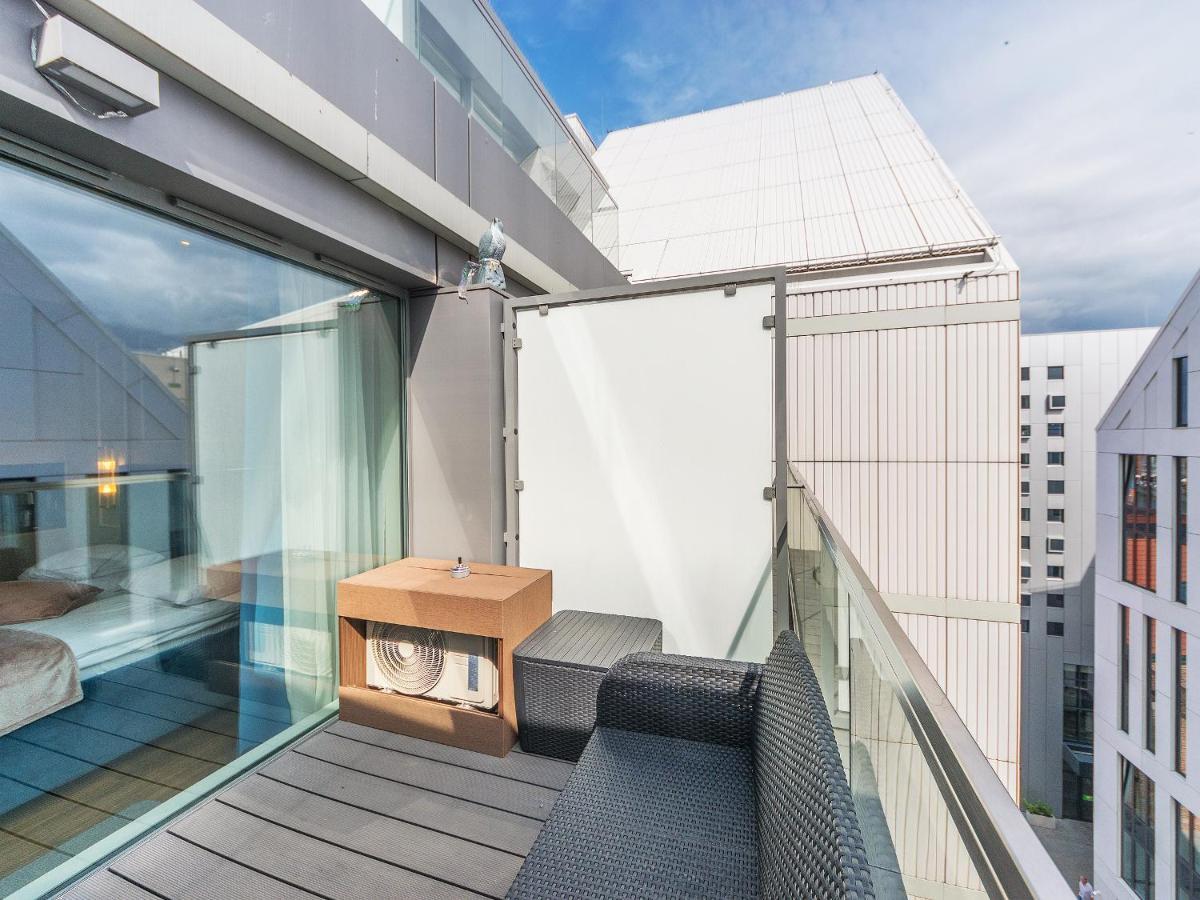 Flatbook - City Center Apartments Granaria With Parking 格但斯克 外观 照片