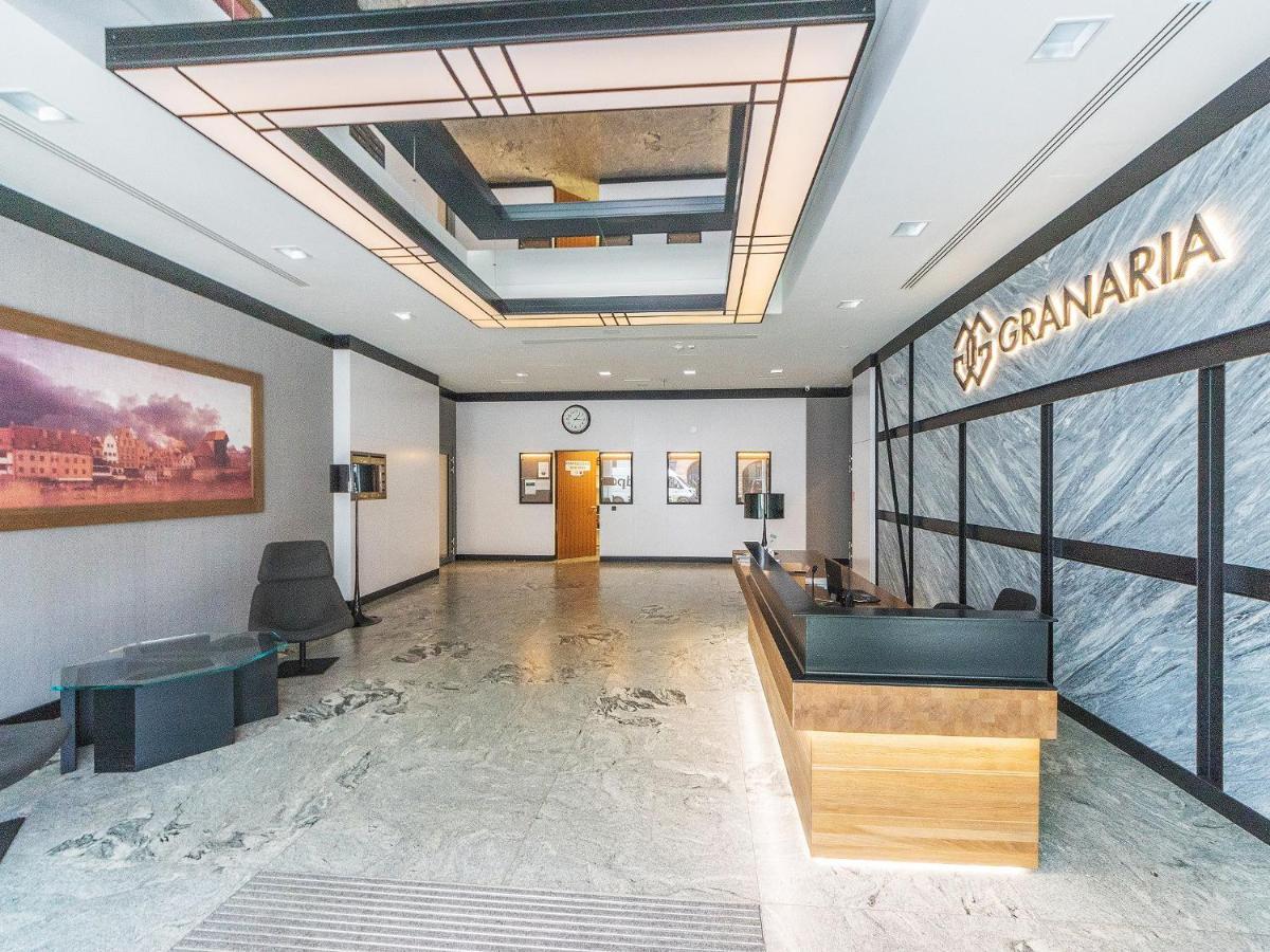 Flatbook - City Center Apartments Granaria With Parking 格但斯克 外观 照片